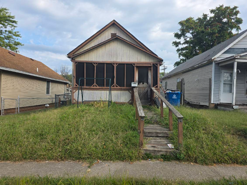 Granite City House: 2504A Denver St