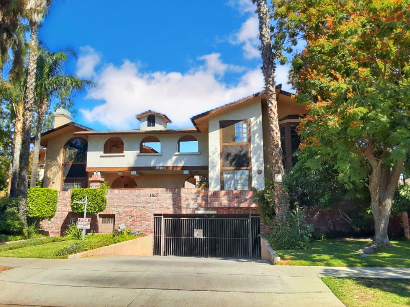 Glendale Apartment: 1517 ROCK GLEN AVE