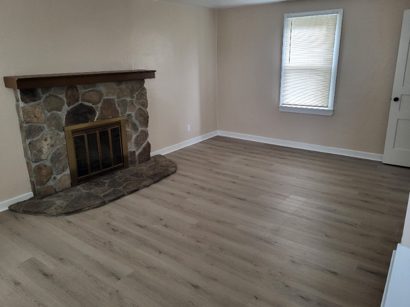 West Mifflin House: 807 Meadow St