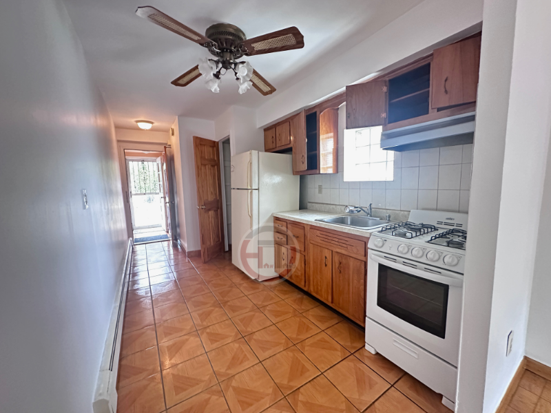 Bronx Multiplex: 1922 Mulford Ave #1