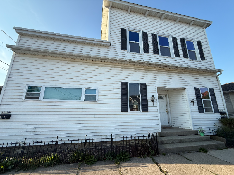 Sheboygan House: 1215 Broadway Ave