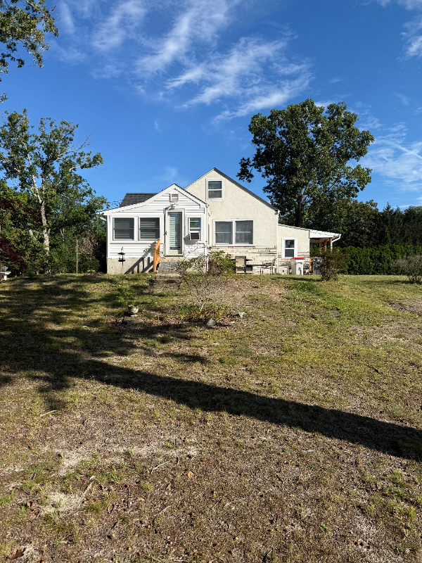 Vineland House: 601 N Orchard Rd