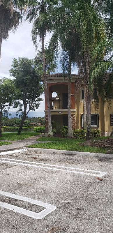 Homestead Condo: 1005 NE 34th Ave