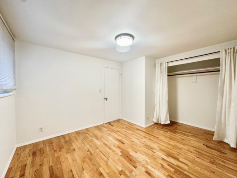 Seattle Apartment: 5101 Ravenna Ave NE