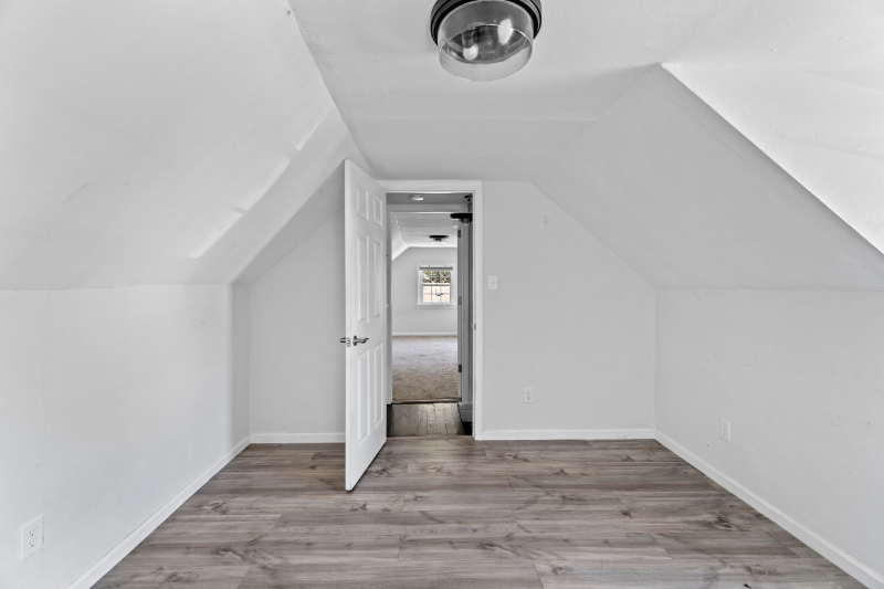 Norfolk House: 4865 Hampshire Ave