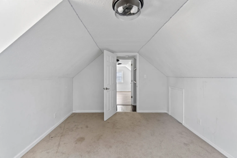 Norfolk House: 4865 Hampshire Ave