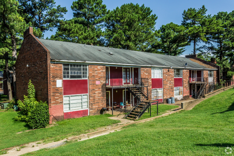 Memphis Apartment: 2295 Candle Wyck Circle