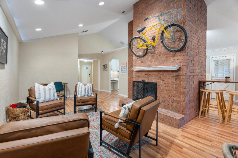 tulsa House: 4719 S Lakewood Ave