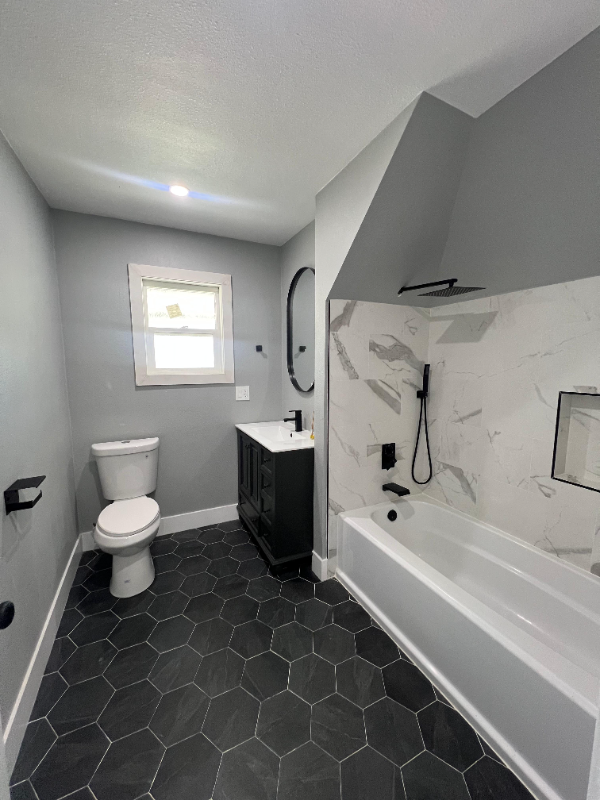 Riverside Condo: 3039 Date st