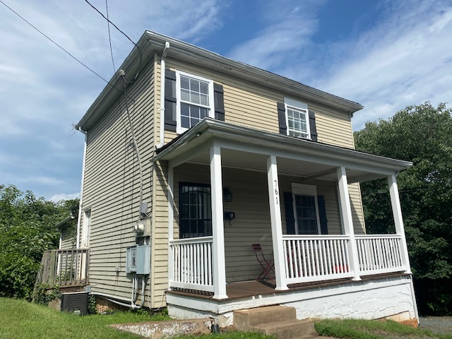 Charlottesville Apartment: 761 King St