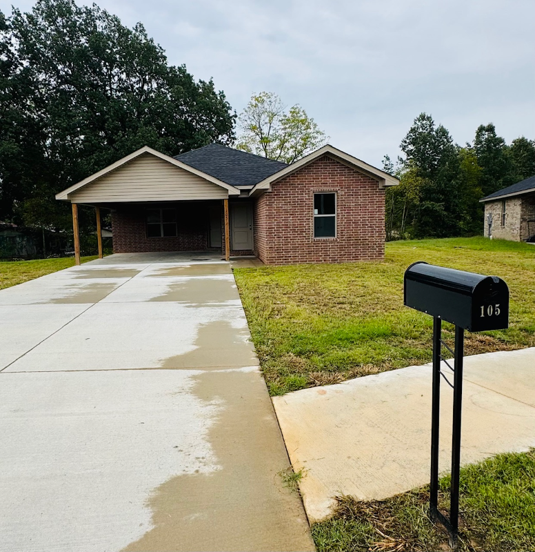 Brookland House: 105 Weston Cv