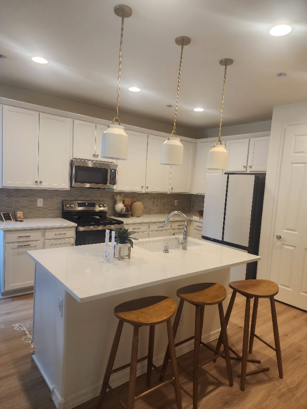 Glendale House: 5525 W Mauna Loa Lane