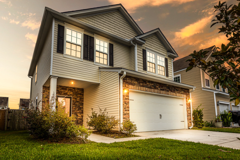 Ladson House: 9814 Lone Cypress