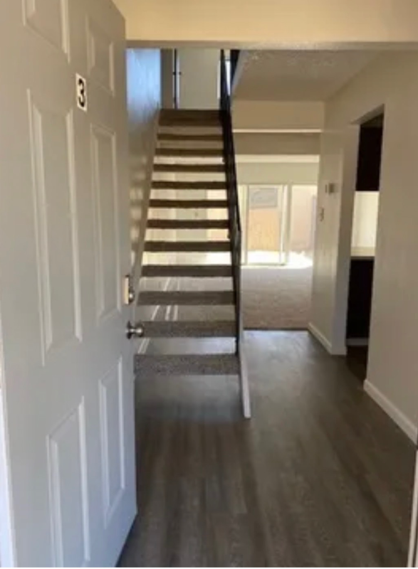 Redding Townhome: 4433/4439 Cynthia way