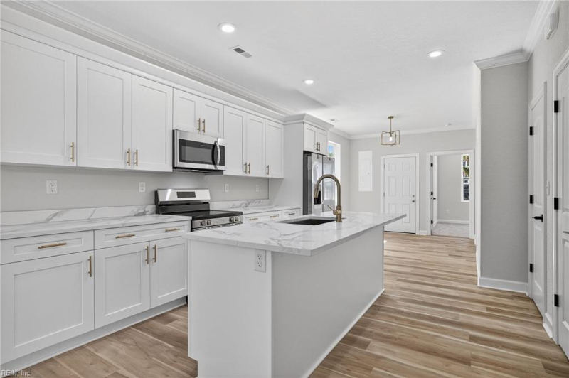 Norfolk House: 701 W 29th st