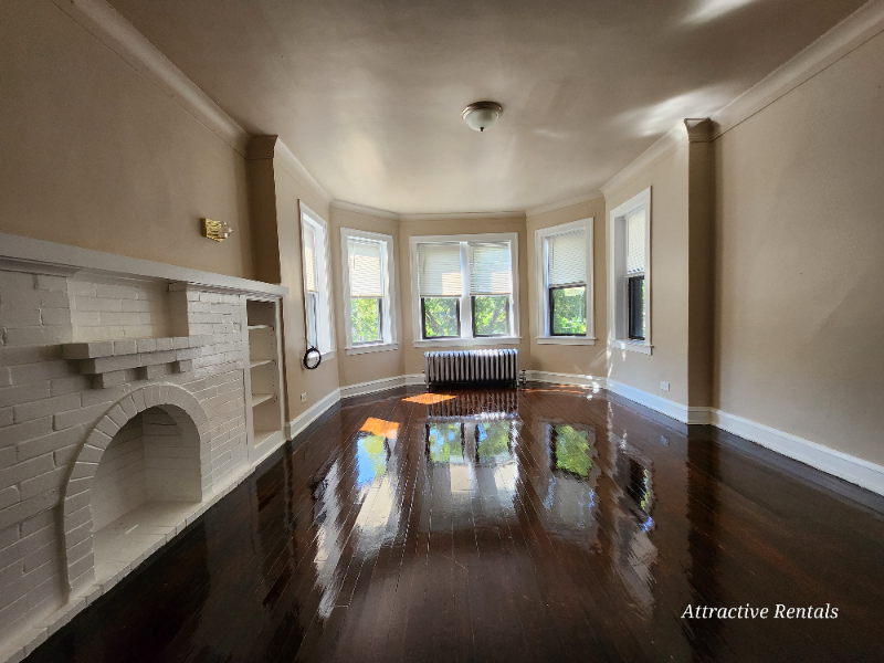 Chicago Apartment: 6957 S Eggleston Ave