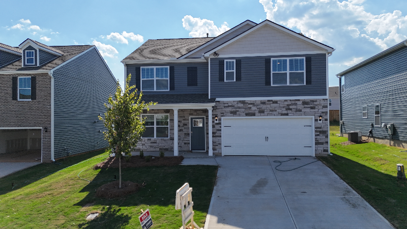 Fountain Inn House: 225 Mosby Drive