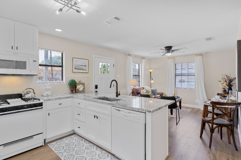 MCKINNEY House: 1505 N College St