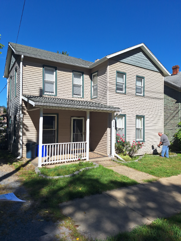 Oil City House: 116 West Third Street