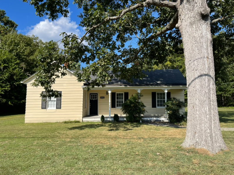 Henrico House: 2338 New Market Road