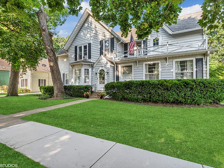 Grayslake Multiplex: 40 S Slusser St