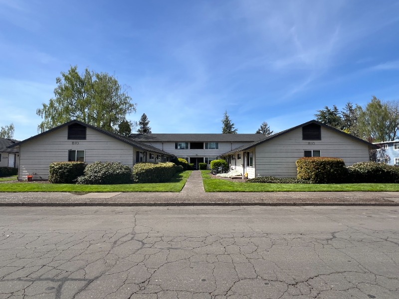 Corvallis Apartment: 810 NW 23rd St