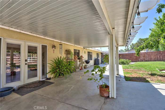 Perris House: 21355 Webster Ave