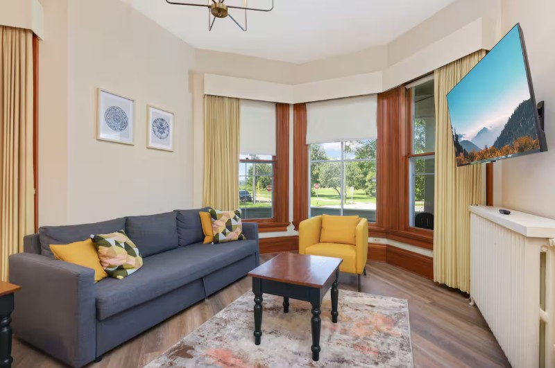 Saint Paul Apartment: 196 Mounds Blvd