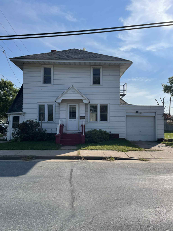 eau claire Multiplex: 633 1/2 starr ave