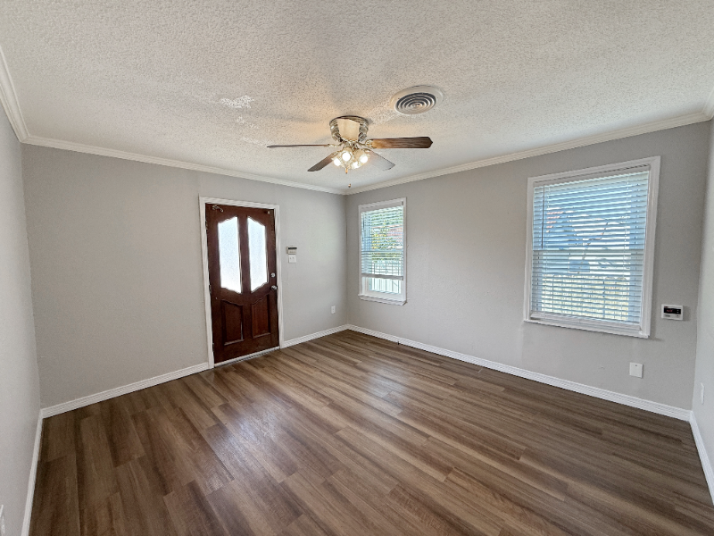 Gretna House: 911 Central Avenue