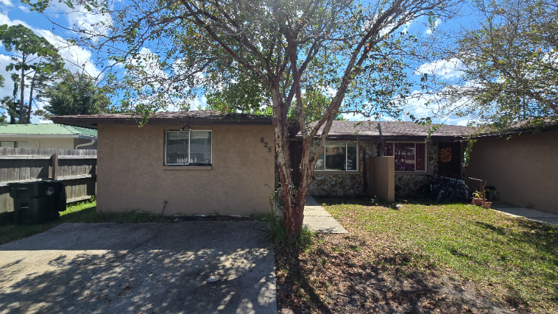 Lynn Haven House: 825 Bradley Circle