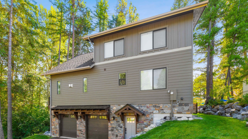 Columbia Falls House: 58 Cedar Pointe Loop