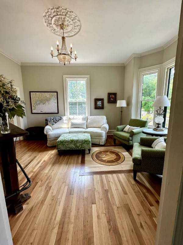 East Boothbay House: 236 Ocean Point Rd