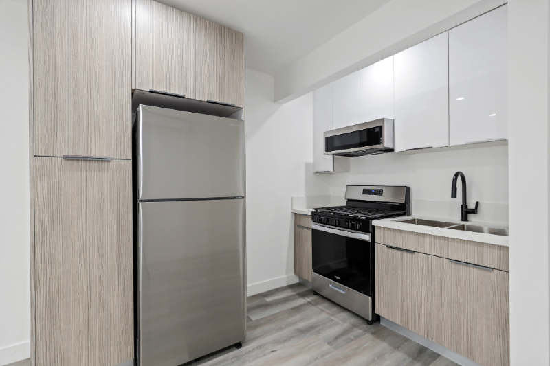 Los Angeles Apartment: 2034 s Garth Avenue