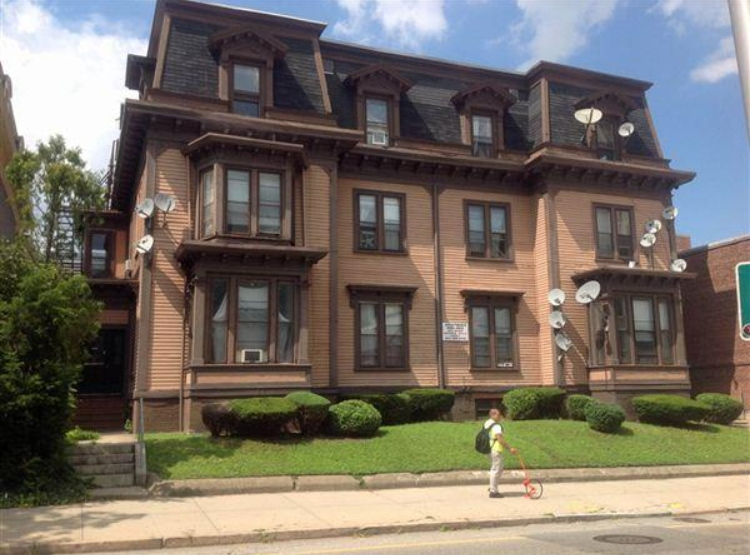 Providence Apartment: 98 Waterman Street