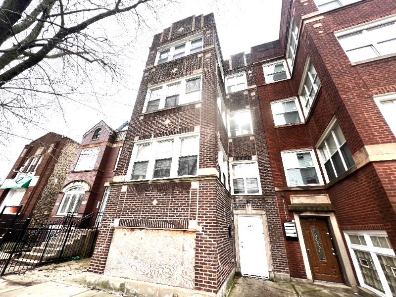 Chicago Apartment: 3911 West 14th Street,