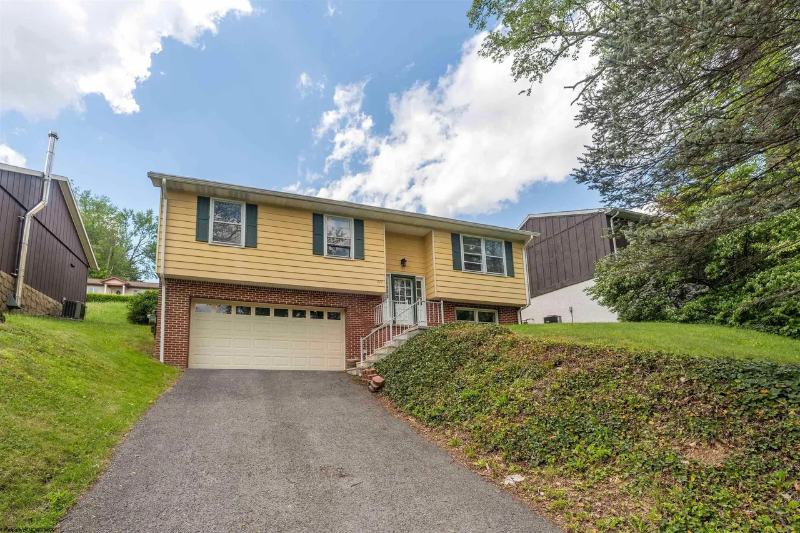 Morgantown House: 277 Randolph Rd