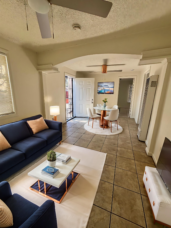 Compton Apartment: 1402 N Willowbrook Ave