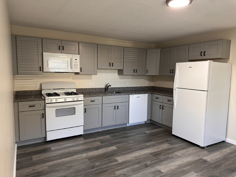 West Hatfield Apartment: 177 West Street