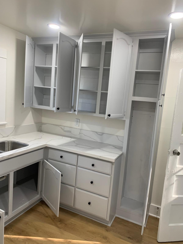 Los Angeles Multiplex: 1769 W 37th Pl