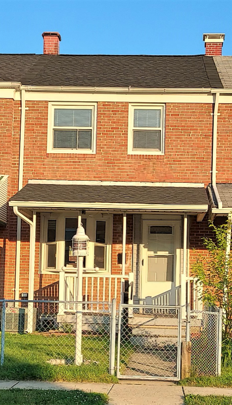 Middle River Townhome: 2242 Graythorn Rd