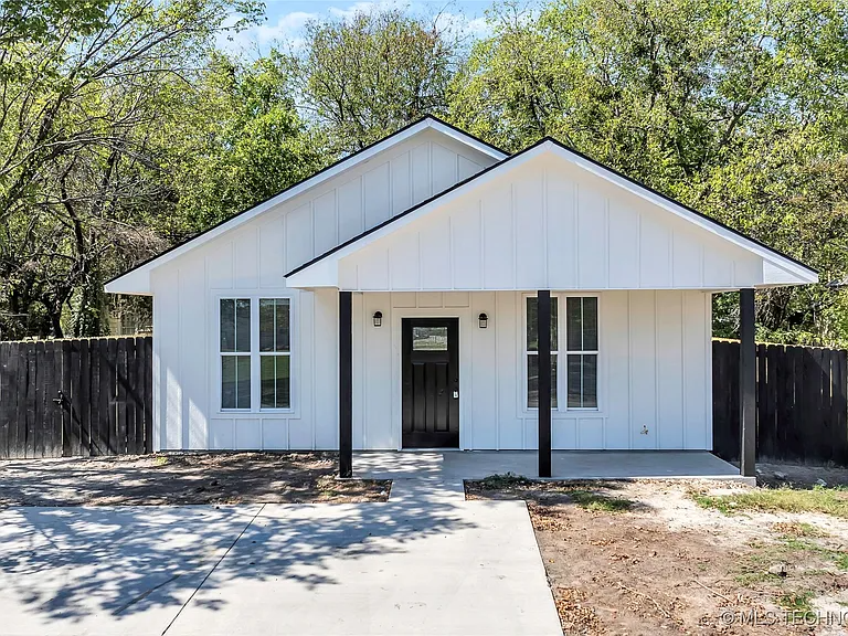 Ardmore House: 225 A Street SW