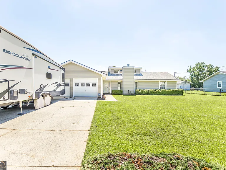 Bonaire House: 105 Vinewood Court