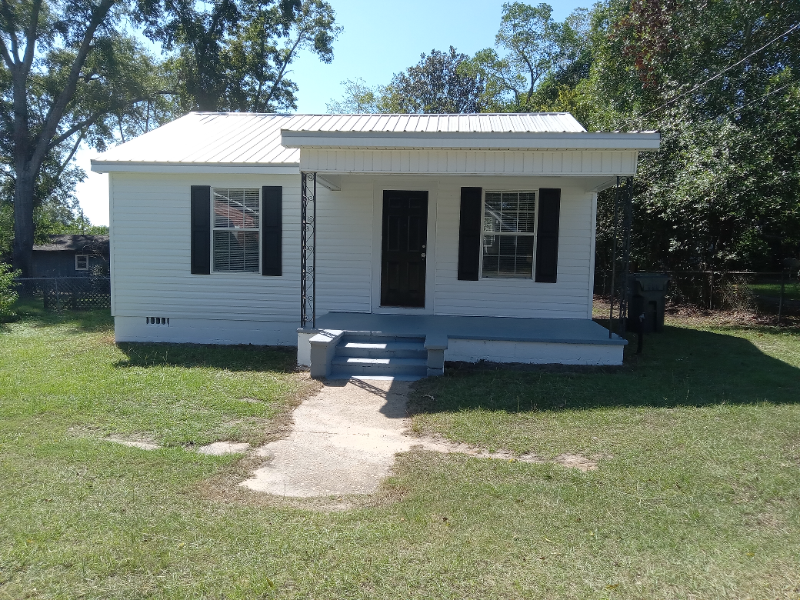 Ozark House: 202 Yancey