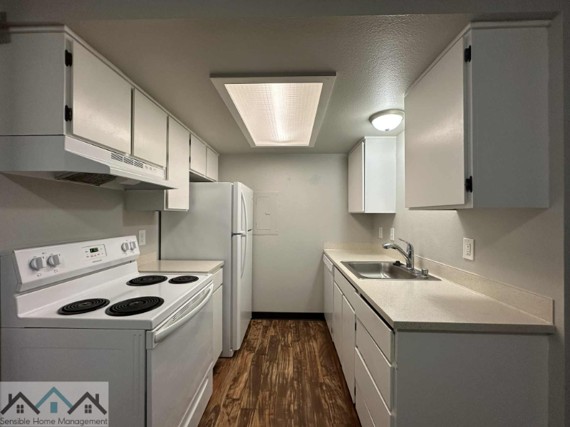 Kent Apartment: 517 4th Ave S