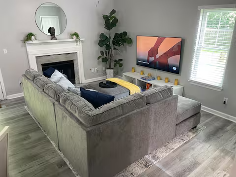 College Park Townhome: 5690 Hampton Court