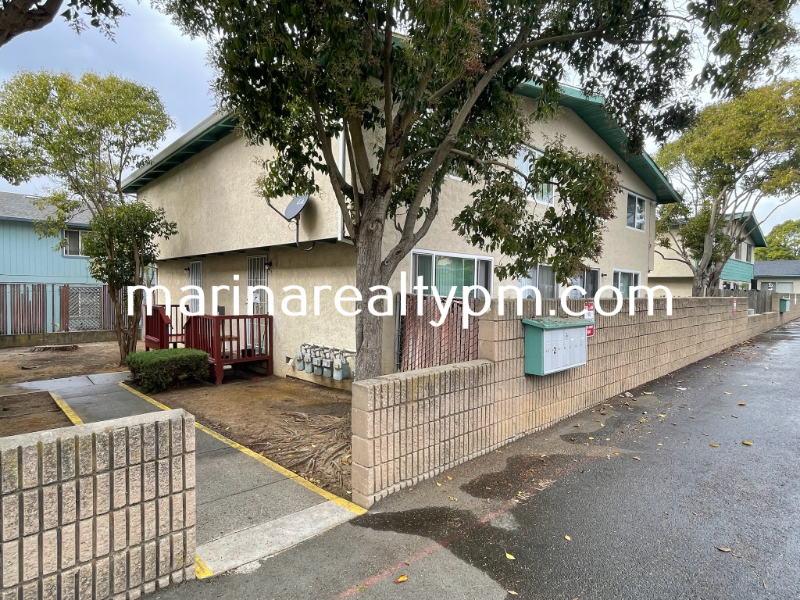 Vallejo Apartment: 240 Holly St
