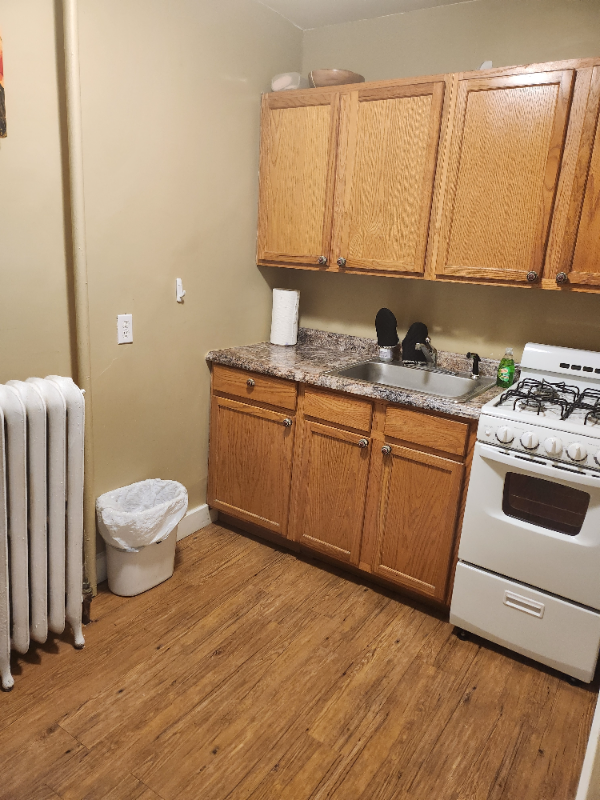 Glens falls Apartment: 102 Warren street