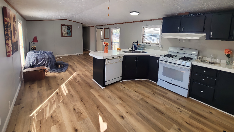 Centralia House: 44 Deerwood Park