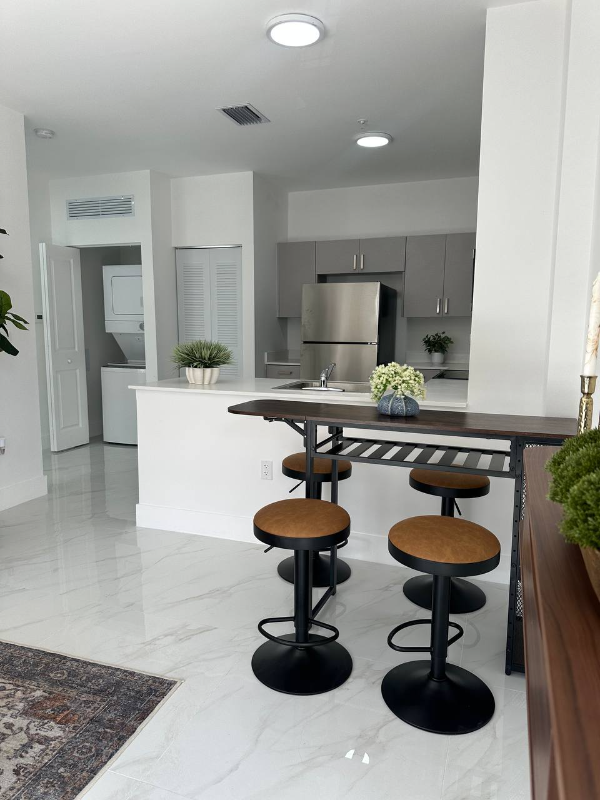 HIALEAH Condo: 1453 w 29th ST